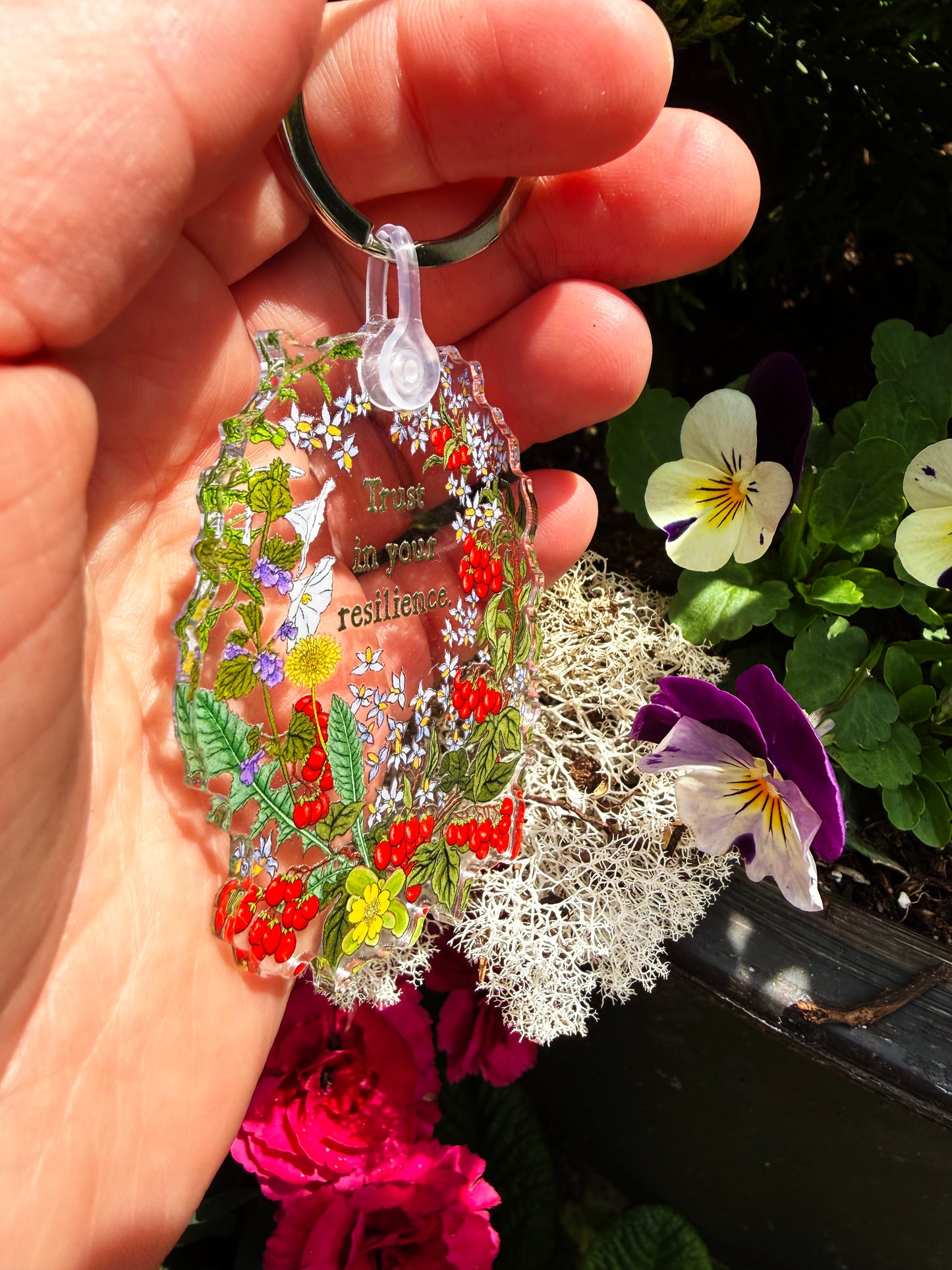 Trust in your resilience: feminist keychain